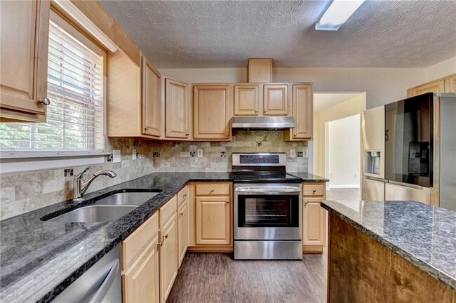 Building Photo - 3380 McClure Woods Dr