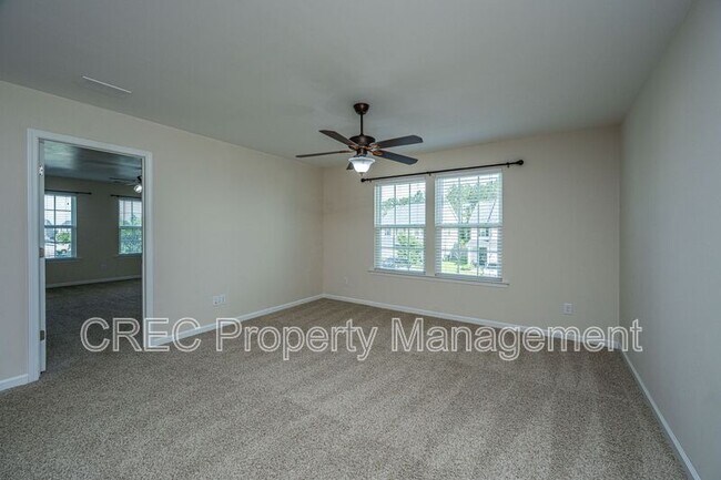 Building Photo - 201 Bigleaf Ct