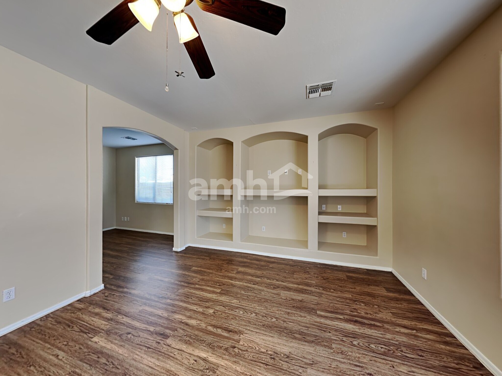 Building Photo - 10859 W Locust Ln