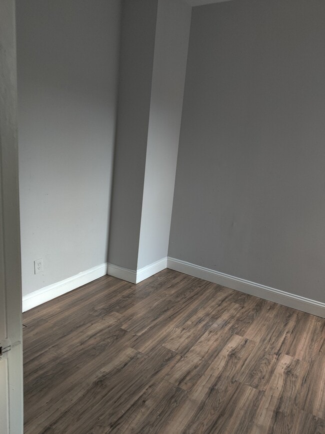 Building Photo - 628 N 55th St