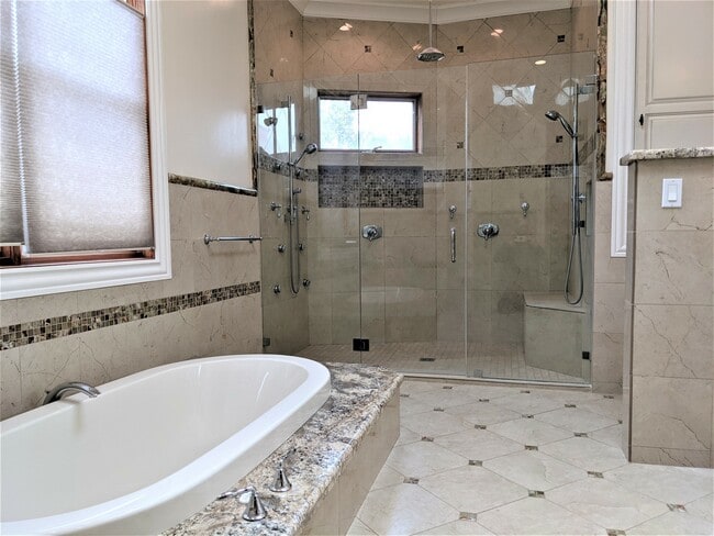 Building Photo - 2912 21st Ave