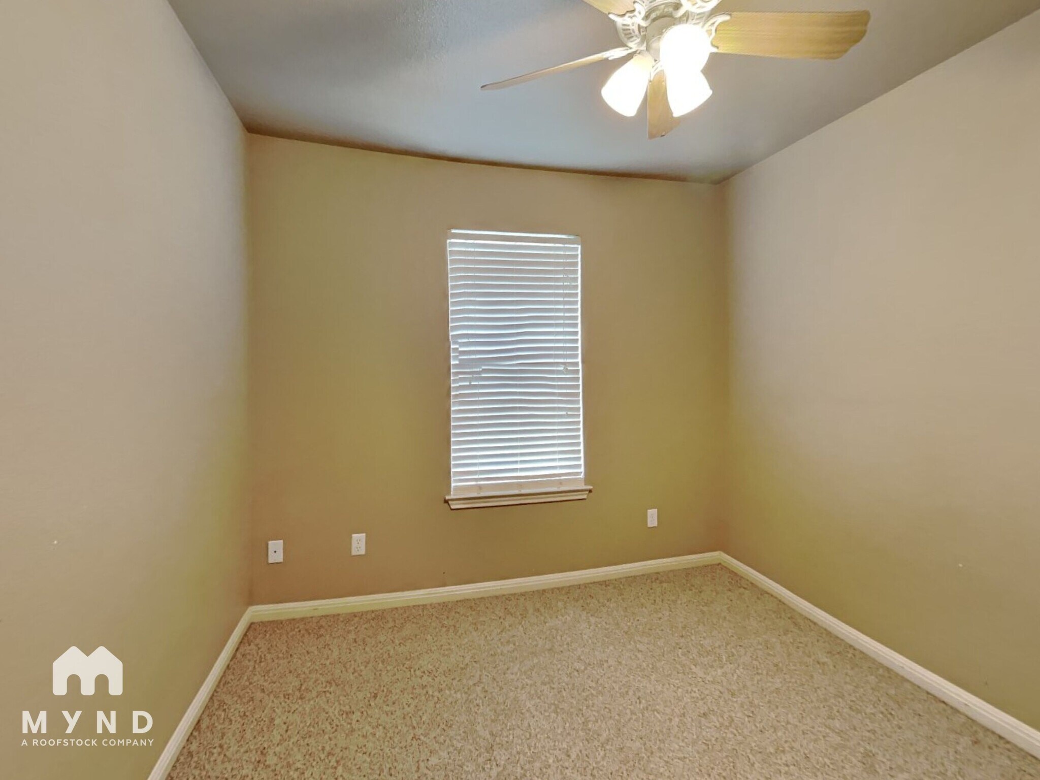 Building Photo - 3050 Pine Valley Dr