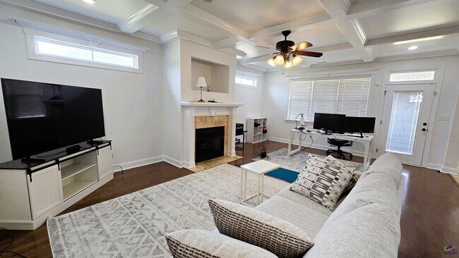 Building Photo - 103 Clarissa Dr