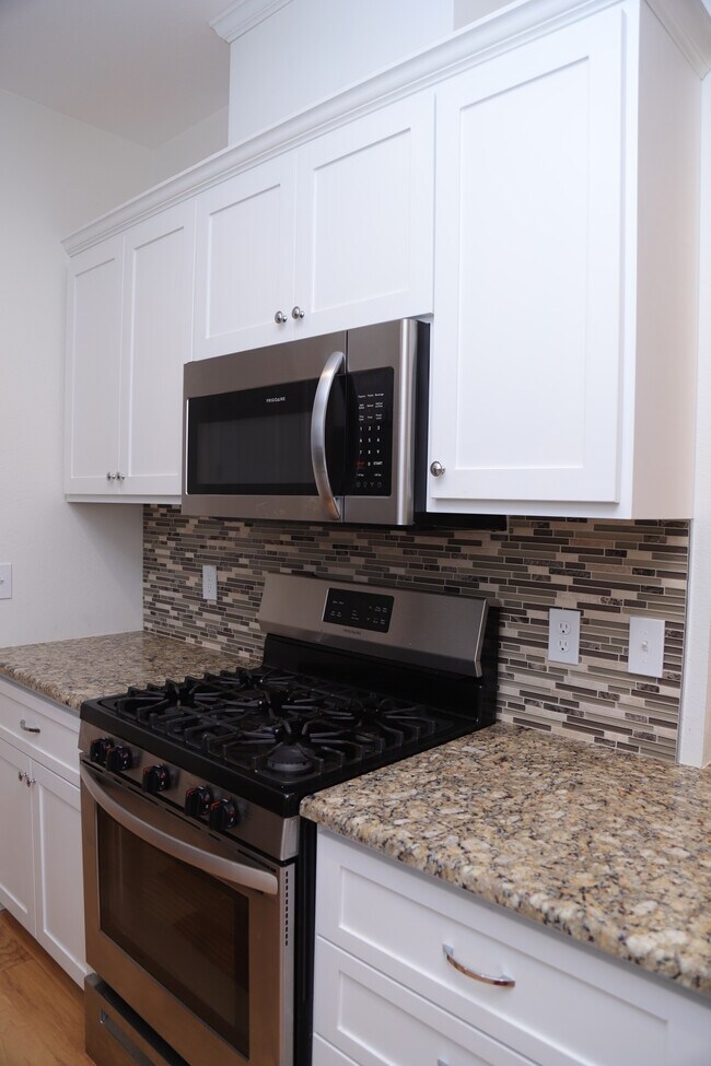 Building Photo - 2284 Lexington Parc Dr
