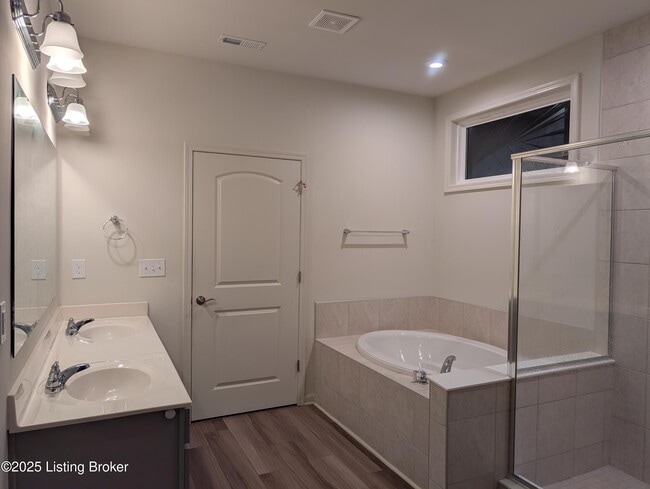 Building Photo - 2861 Hamilton Springs Dr