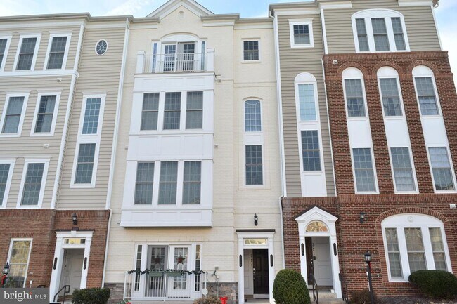 Building Photo - 2251 Oberlin Dr