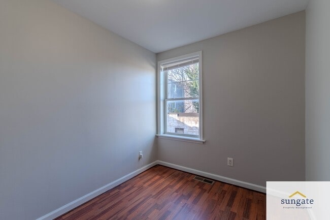 Building Photo - 2410 E Fayette St