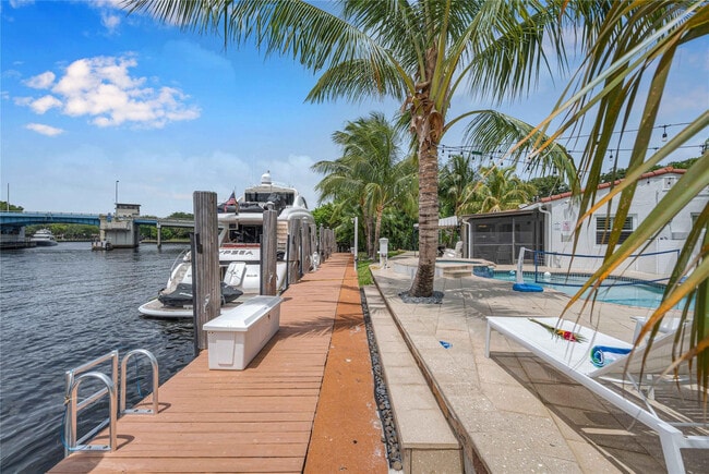 Building Photo - 1329 SW 12th Ct