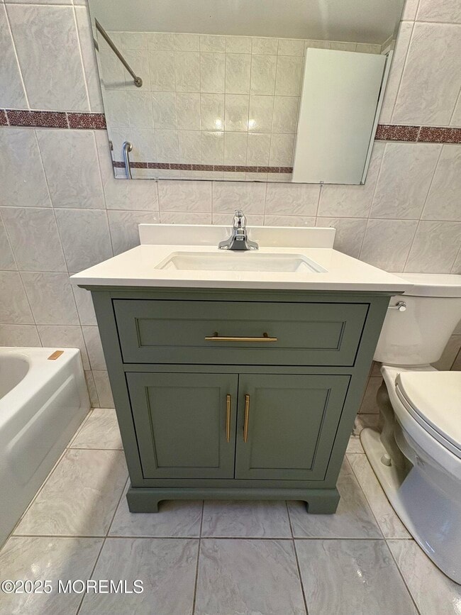 Building Photo - 1000 River Rd