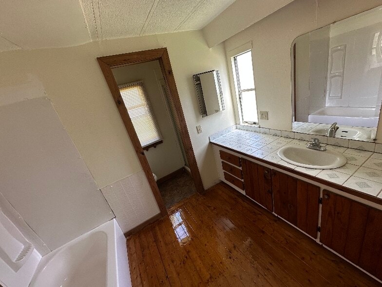 Building Photo - 85 Young Rd