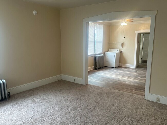 Building Photo - 226 E High St