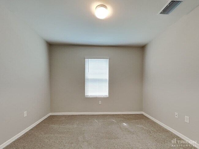 Building Photo - 27944 Arrowhead Cir