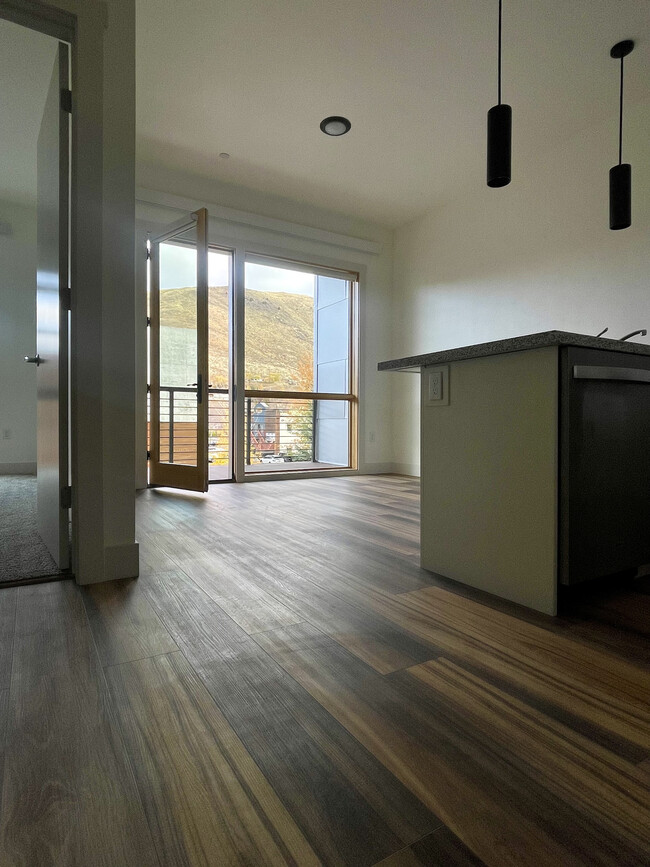 Building Photo - Veronica Lane Apartments