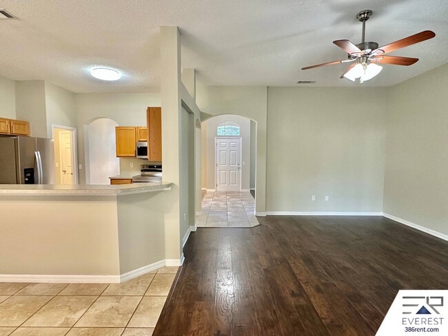 Building Photo - 32 Pierce Ln