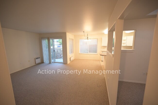 Building Photo - 2 bed, 2 bath, 1 car garage in a 4-plex, in Sequim