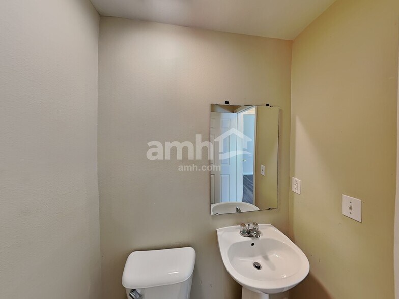 Building Photo - 5118 Valcourt Rd