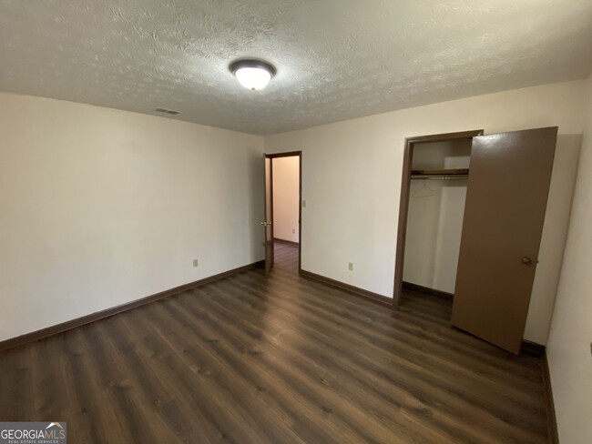 Building Photo - 129 Tanglewood Dr