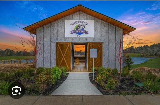 Building Photo - 748 Wedgewood Pk