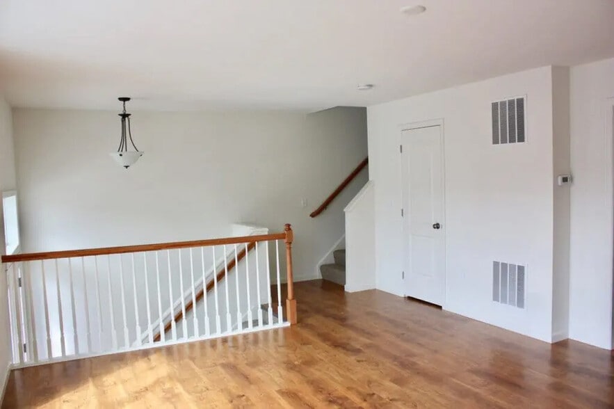 Building Photo - 760 Oak Leaf Ln