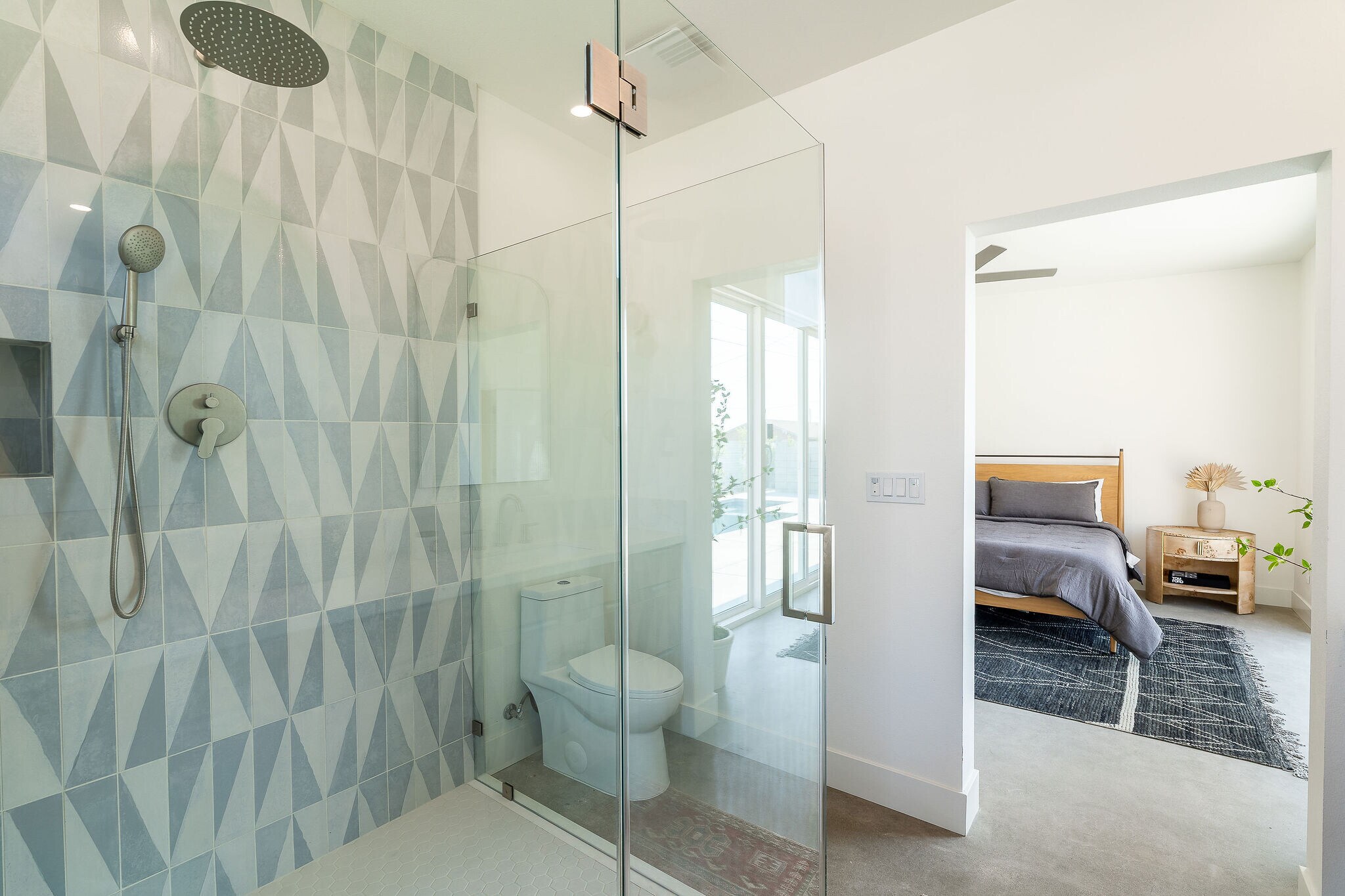 Building Photo - 361 W Sunview Ave