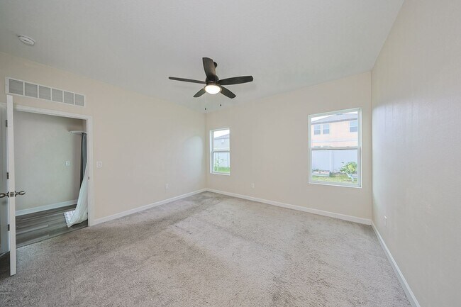 Building Photo - Beautiful Home 3/2/2 Home