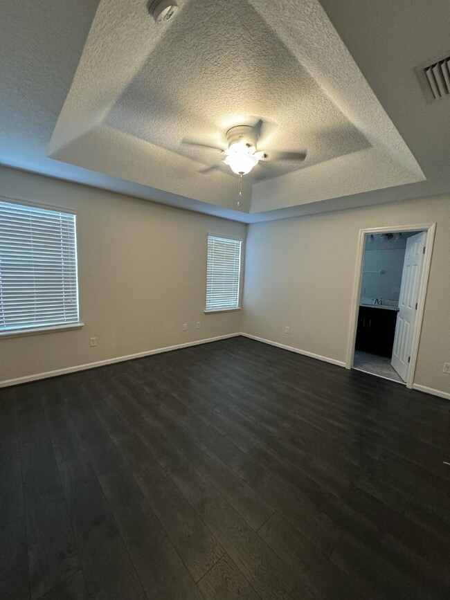 Building Photo - 3 Bedroom 2.5 Bath townhome in Durbin