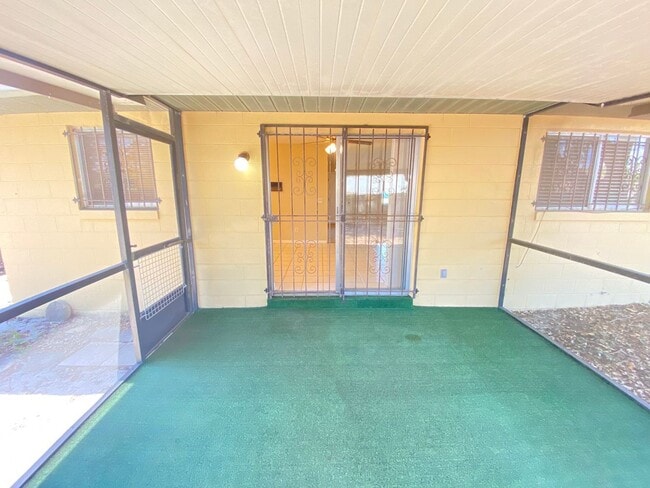 Building Photo - 603 Pheasant Ave