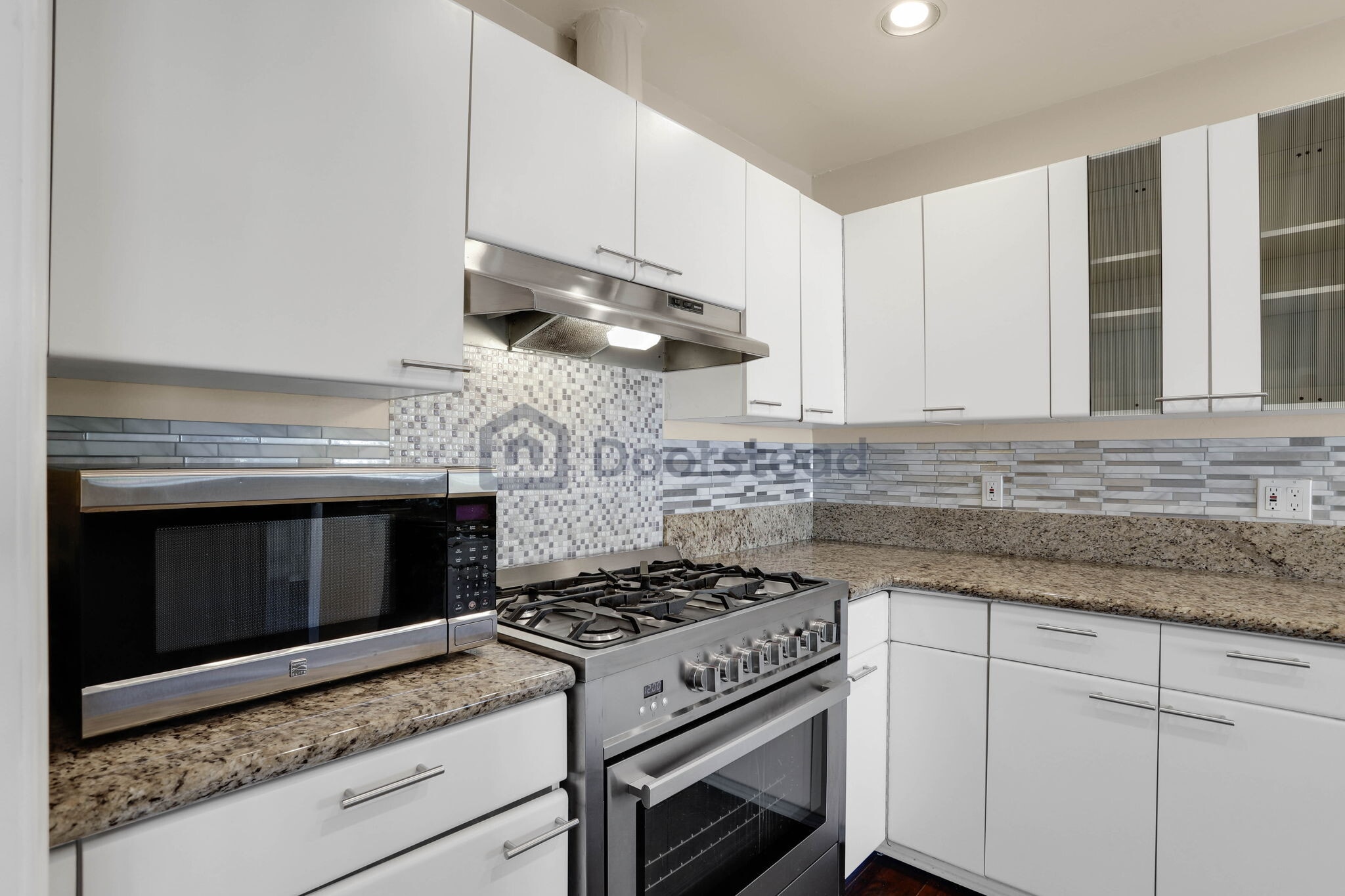 Building Photo - 2317 Eastbluff Dr