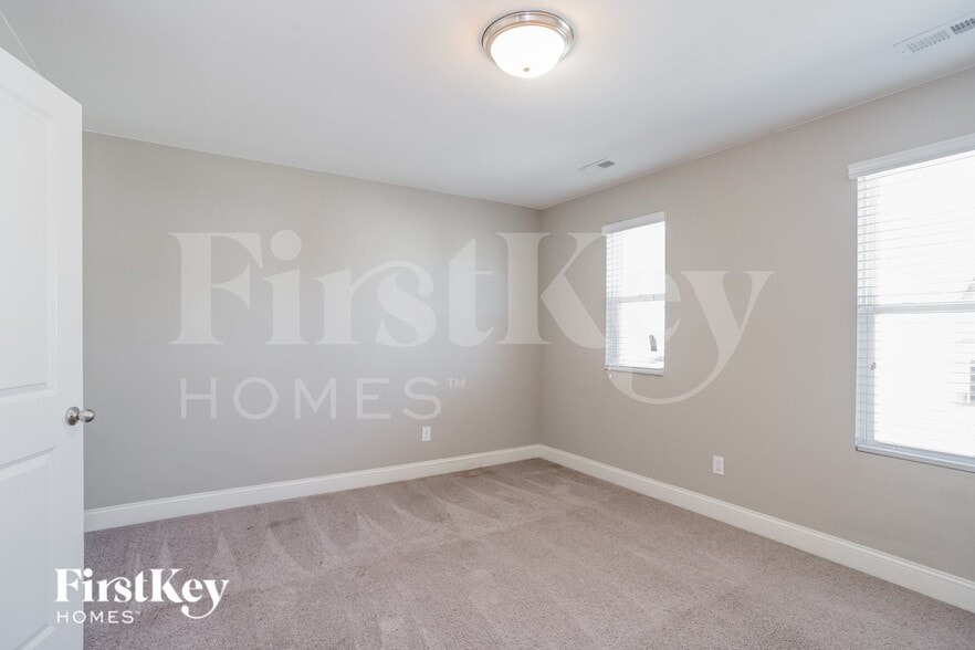 Building Photo - 9221 Evans Creek Ct