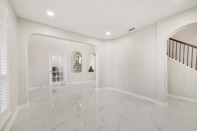 Building Photo - 2315 Bending Spring Dr