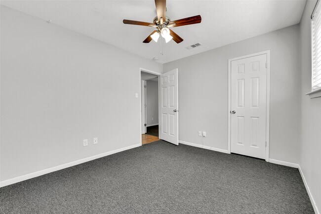 Building Photo - 11110 Sagecountry Dr