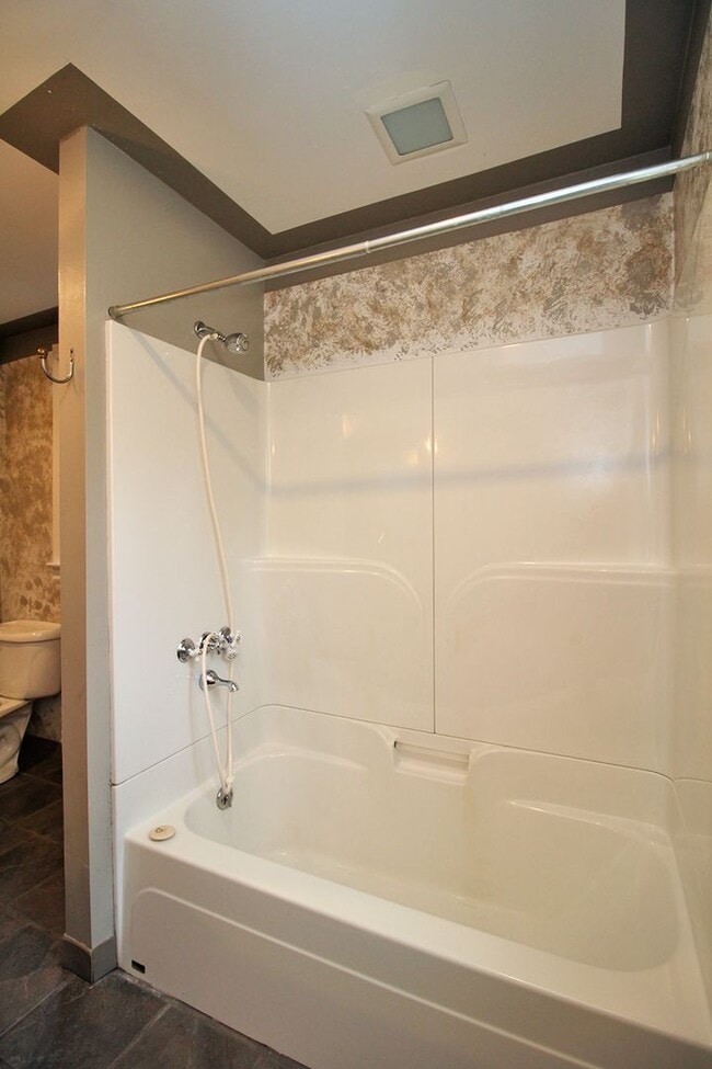 Building Photo - 3824 N Kerby Ave