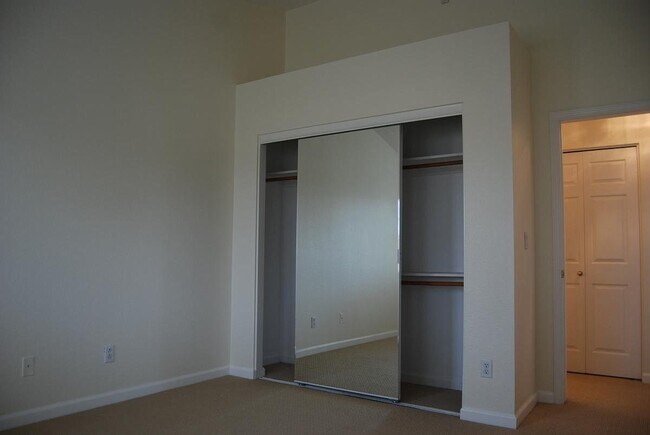 Building Photo - 930 Owens Lake Dr