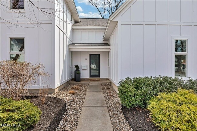 Building Photo - 18 Granite St