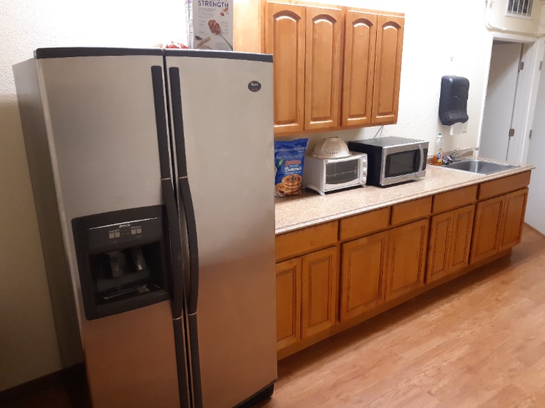 Building Photo - 4790 Dewey Dr