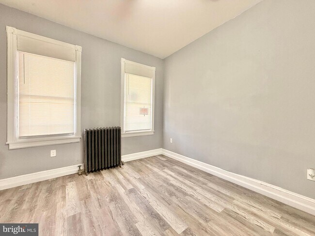 Building Photo - 840 Cumberland St