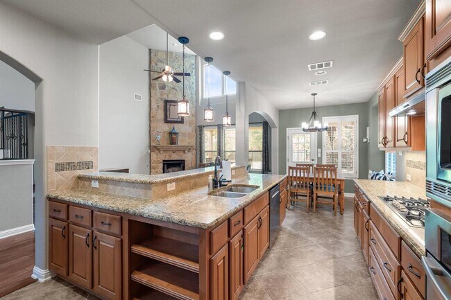 Building Photo - 420 Wild Rose Dr