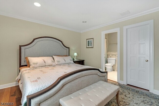 Building Photo - 787 Peach Tree Ln