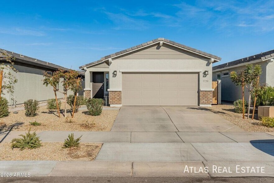 Building Photo - 17352 W Country Club Terrace