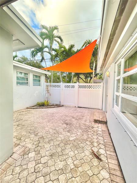 Building Photo - 1614 NE 7th St