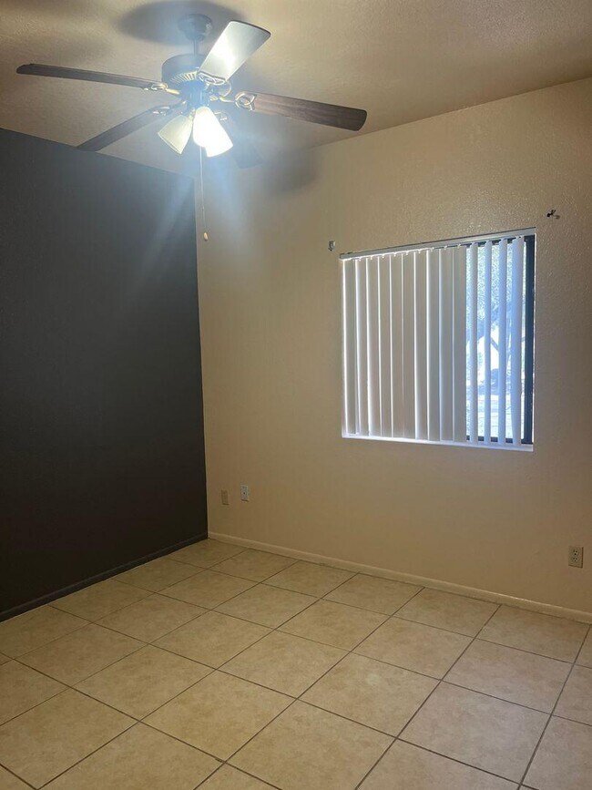 Building Photo - 2443 N Ironwood Ridge Dr