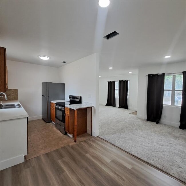 Building Photo - 2851 28th Ave N