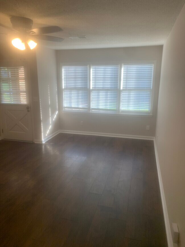 Building Photo - 5016 Merlin Dr