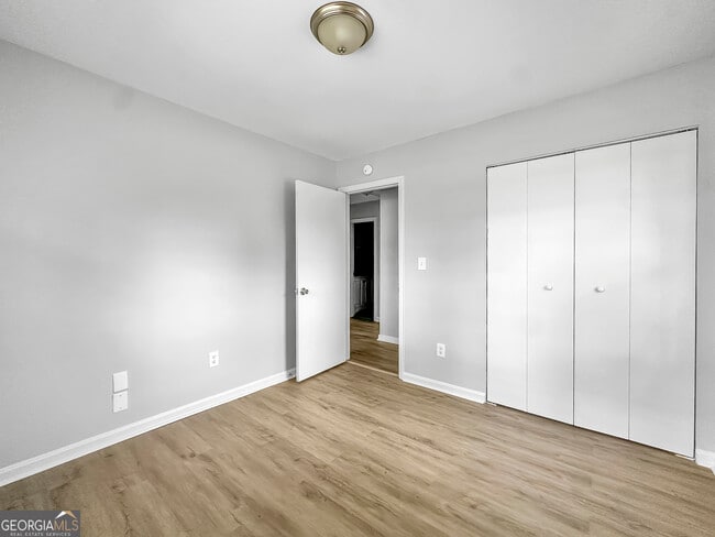 Building Photo - 506 Shady Ln Dr