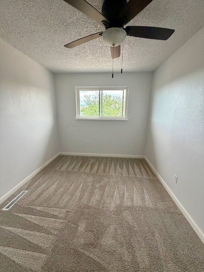 Building Photo - 1520 Woodward Dr