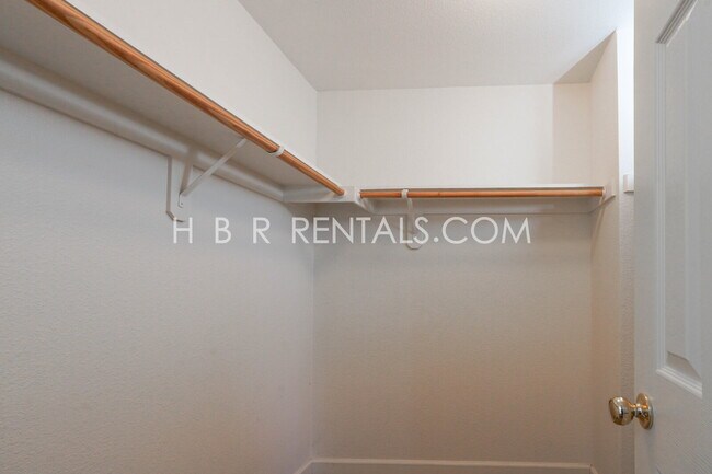 Building Photo - Charming 3-Bed, 2.5-Bath Home in One of Tr...