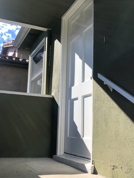 Building Photo - 1033 Pearl St