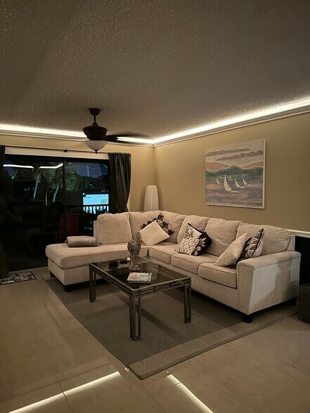 Building Photo - 5807 N Atlantic Ave