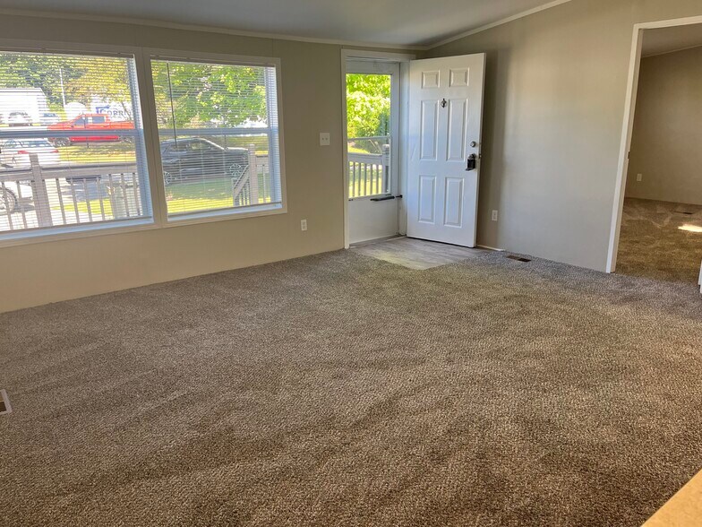 Building Photo - 9363 Little Spruce Ct