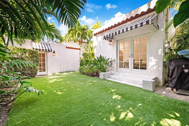 Building Photo - 512 Majorca Ave